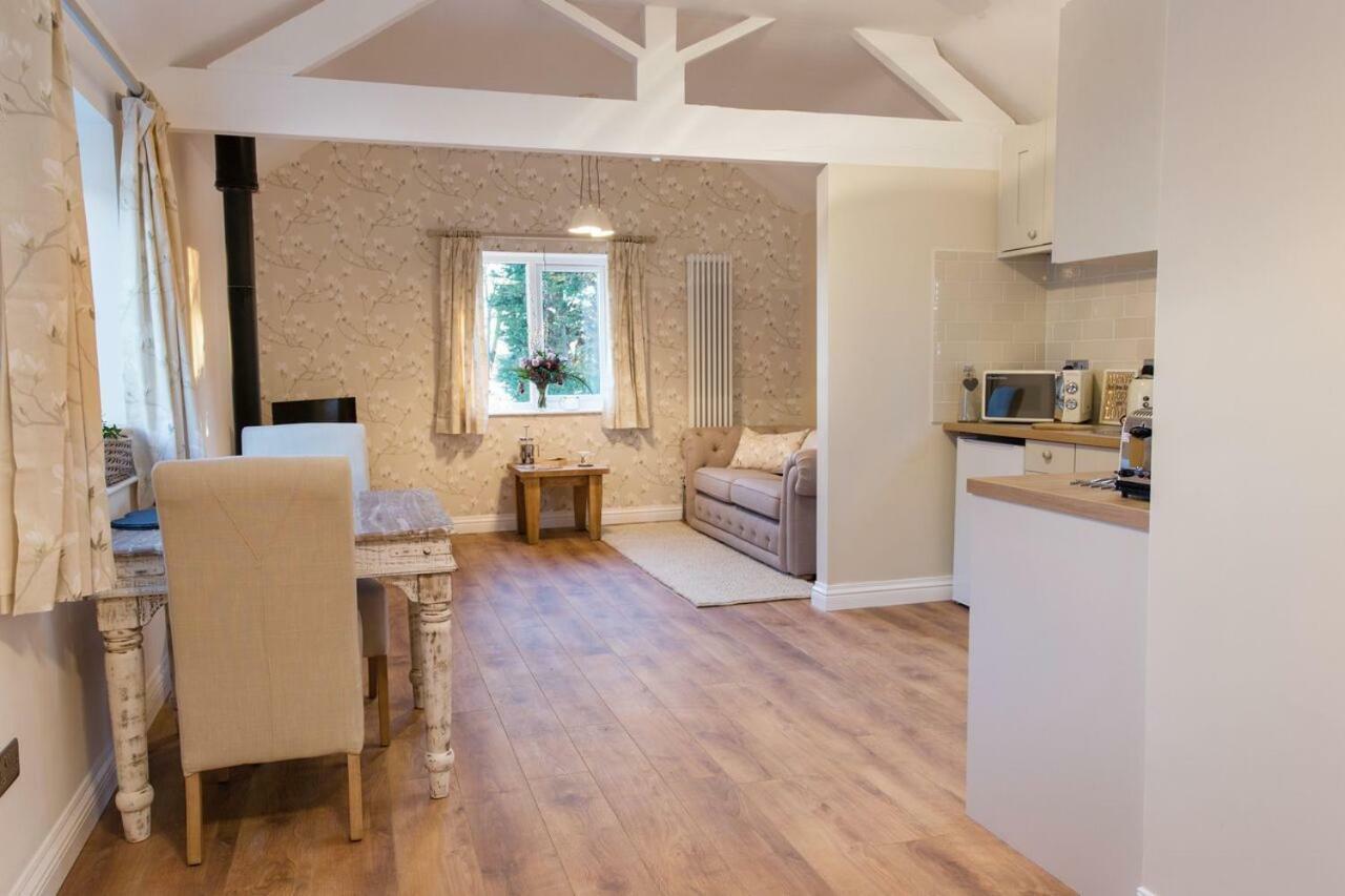Thrush Nest Cottages - Wren Cottage Sleeps 4, 2 Bedrooms & Stable Cottage Sleeps 2, 1 Bedroom ยอร์ค ภายนอก รูปภาพ