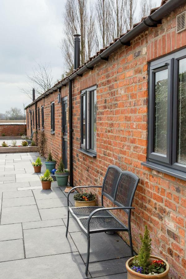 Thrush Nest Cottages - Wren Cottage Sleeps 4, 2 Bedrooms & Stable Cottage Sleeps 2, 1 Bedroom ยอร์ค ภายนอก รูปภาพ